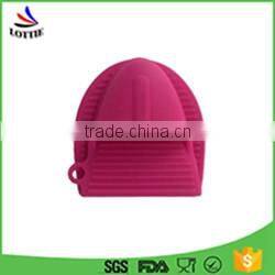 FDA Approved silicone gloves, heat resistant silicone cooking gloves oven mitt for housing use