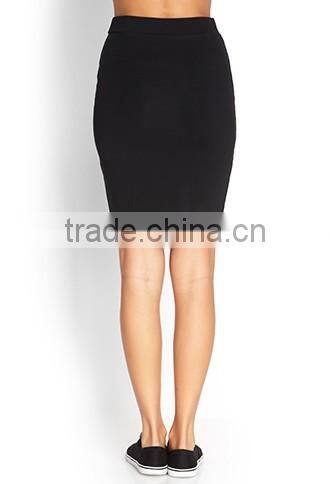 Classic commuter cotton bust in pencil skirt