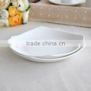 fashionable design love shape white bone china plate