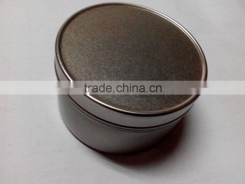 round empty tin can / candle tin can