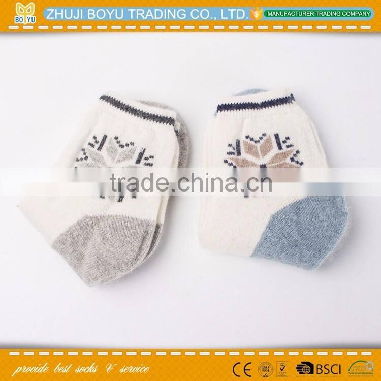 wholesale woman 2 pack socks; ladies strip socks; very cheap socks