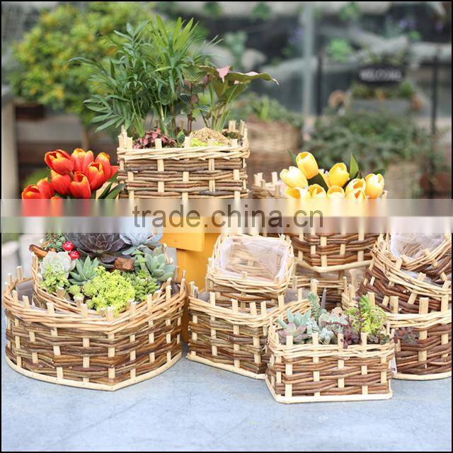 Natural 100% handmade heart-shaped wicker plant basket