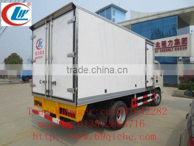 DongFeng FuRuiKa Small -scale 4*2 Refrigerator Truck
