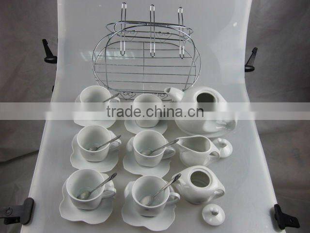 24 pcs dinnerware set with basket