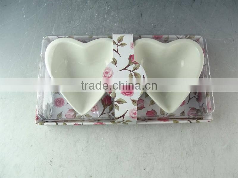 White ceramic heart shaped bowl / dishes with gift color box small size