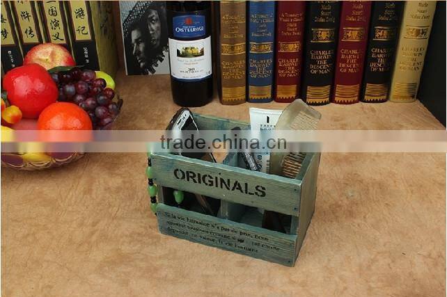 Hollow out two grid wooden pencil holder or storage box
