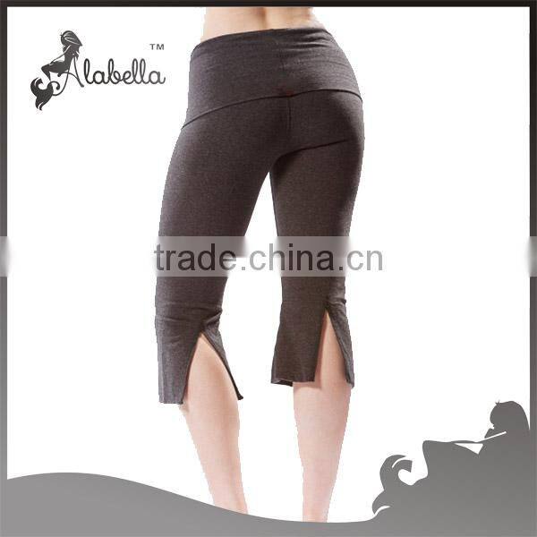 Contour rolldown V slit capri small flare at lower calf