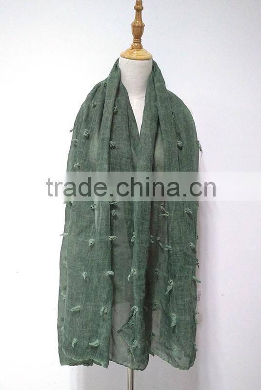 New fashion custom cutting pattern plain dyed linon viscose hijab scarf in stock