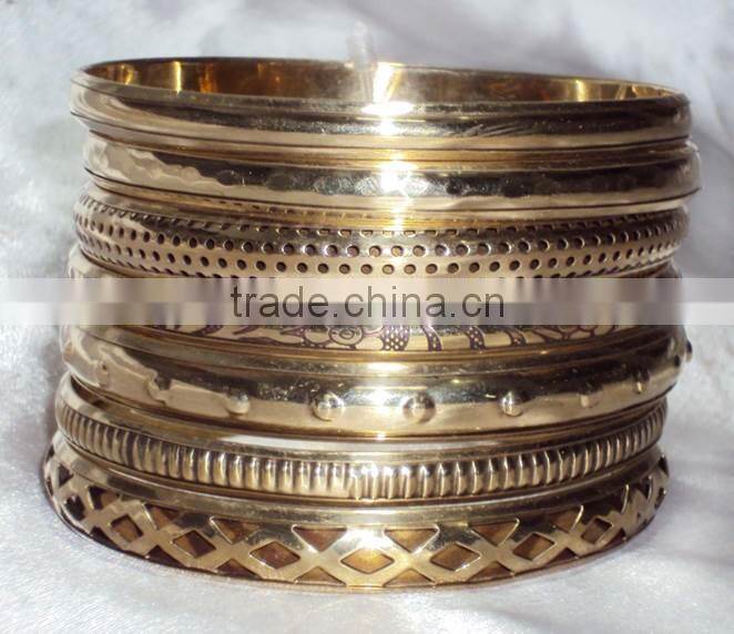 Turquoise Color Bone Chips Brass Bangle, Women Metal Bangle 11834