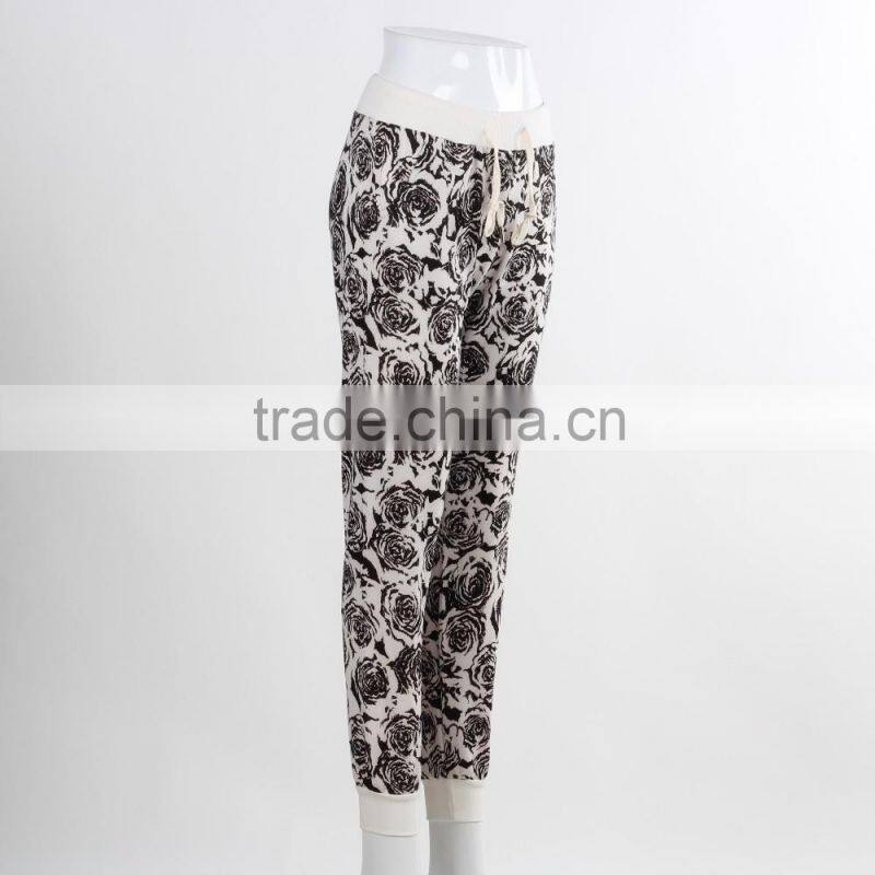 F5W30163 Women Contrast Waistband Floral Knit Trousers