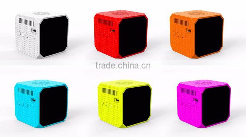Portable Pico LED HDMI Video Game Projector Beamer, 1080P Digital Pocket Home Cinema Mini Projector for iPhones