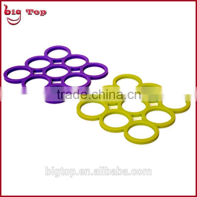 BT0120 Wholesale Silicone Square Shapes Heat Resistant Table Mat with 9 Round Shape Pot Holder Table Mat Insulating Pat Cup Mat