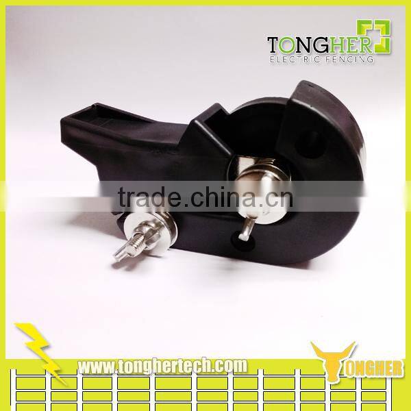 High voltage insulated farm fence cut on/off switch for energizer