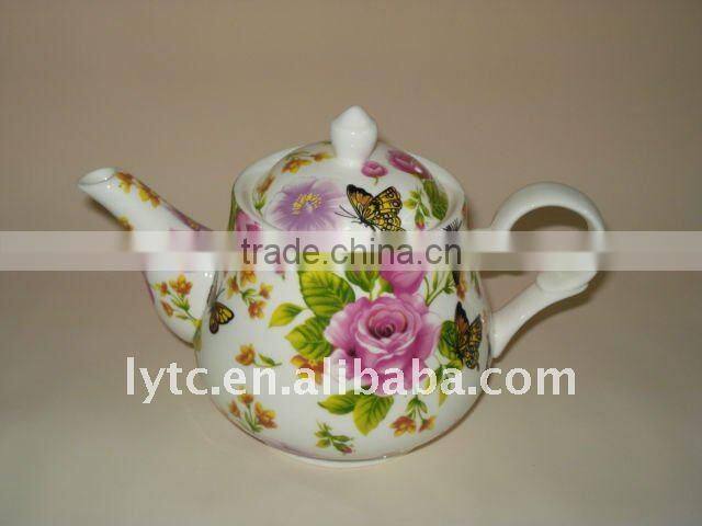 porcelain tea pot