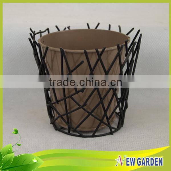 European Modern Rural Style Handmade Decorative Standing Metal Wire Vases