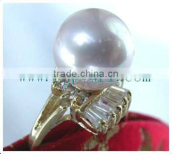 white south sea pearl with gold ring diamond ring