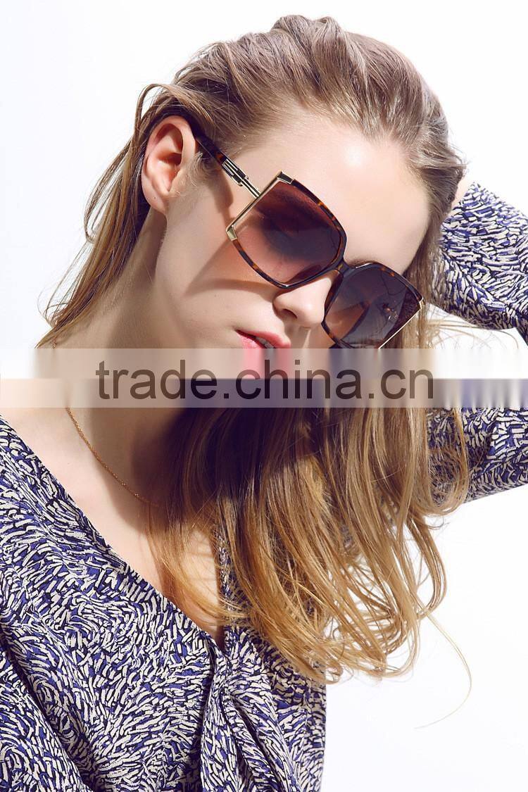 New 2016 Sunglasses Star With Ever-Changing Queen Sunglasses Outdoor High-End Glasses