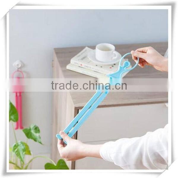 Creative Dancer design hot selling plastic shoe rack shoe tree, Portalbe Retractable shoe racks brackets factory