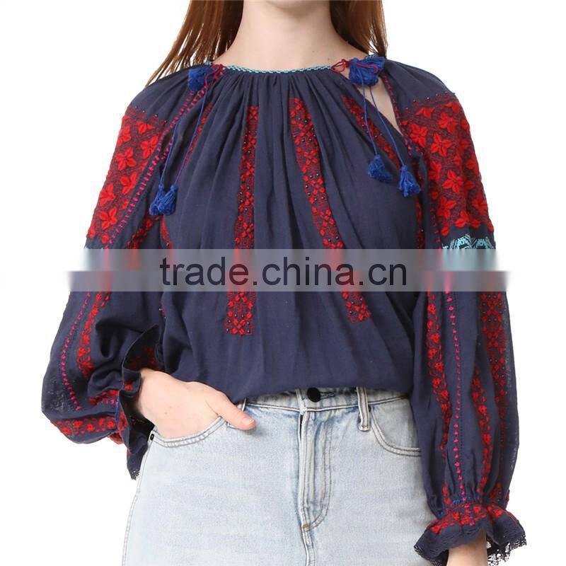 2017 OEM Common Dense Enbroidery Saree Blouse with Tasseled Ties