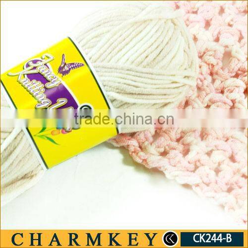 hand knitting corn yarn