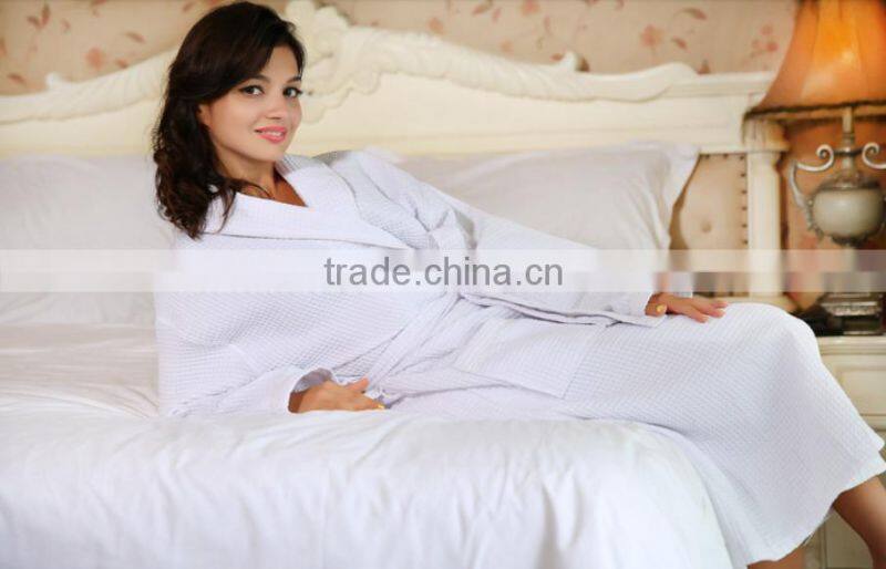 Wholesale white cheap cotton hotel waffle bathrobe