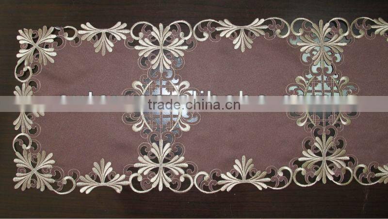 2014 new design embroidery table runner