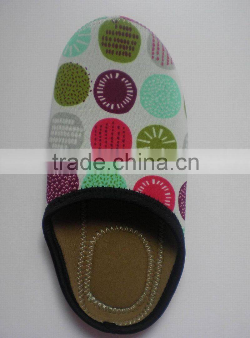 Neoprene babouche adult using