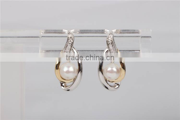 New Design Charm Pearl Earring made of Zircon silver