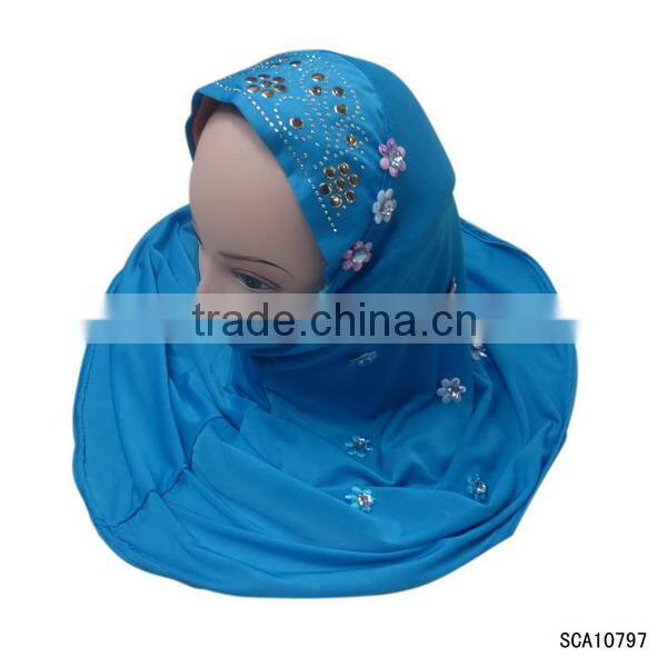 2014 latest design Alibaba website hot fix rehinestone scarf, coral scarf, silk flower design scarf