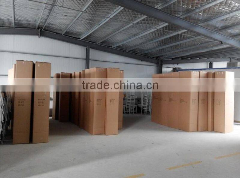 wood Windsor dining Chair for cafe use