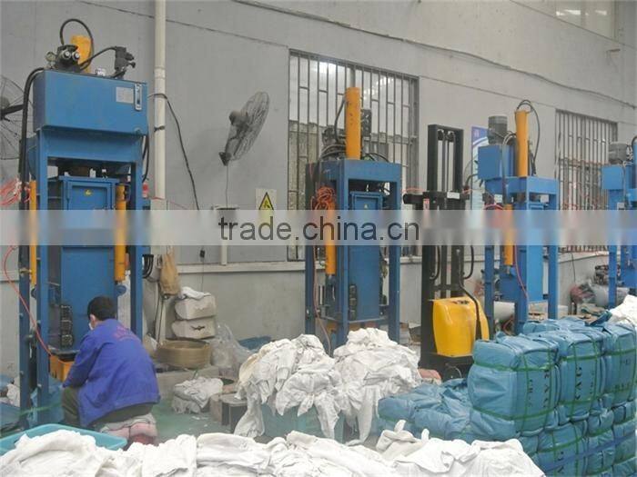 Oil cleaning white cotton rags