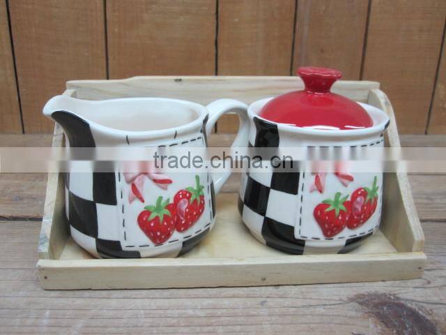 New strawberry emboss ceramic kitchen tools holder with tools