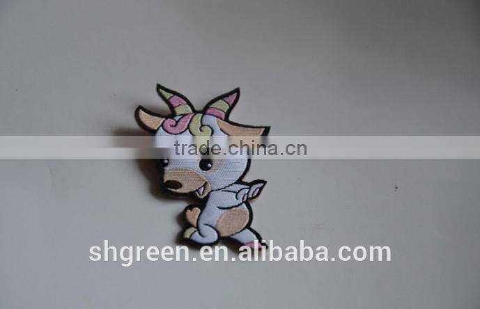 laser cut woven sleeve tag