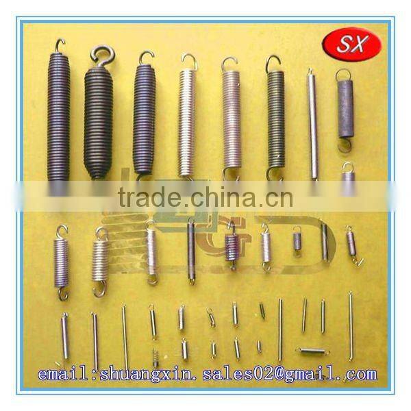 Extension spring with hook