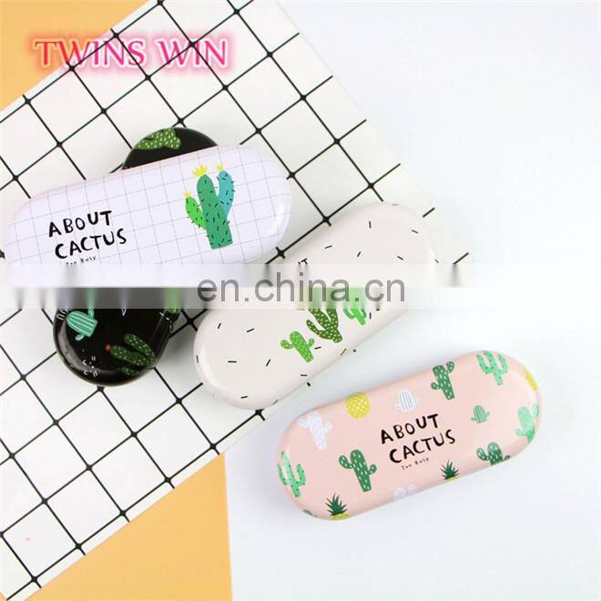 Korea 2018 Hot Style Eyewear Accessories Personalized Design eco-friendly plastic cactus shaped folding eyeglasses case