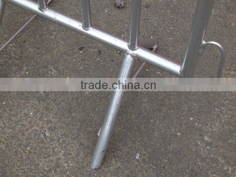 removable barrier fence