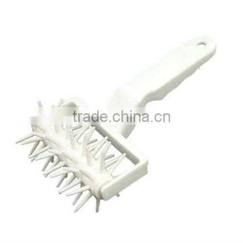 New style plastic dough dockers roller dough cutter