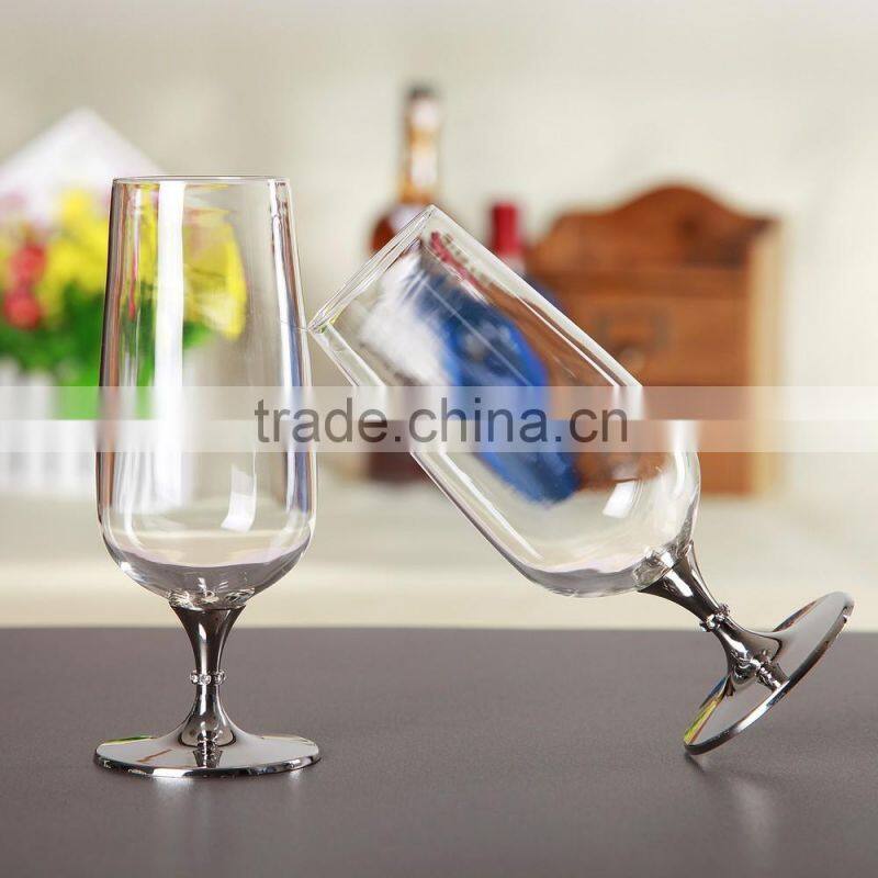 Clear handmade beer drinking glass set with metal stand