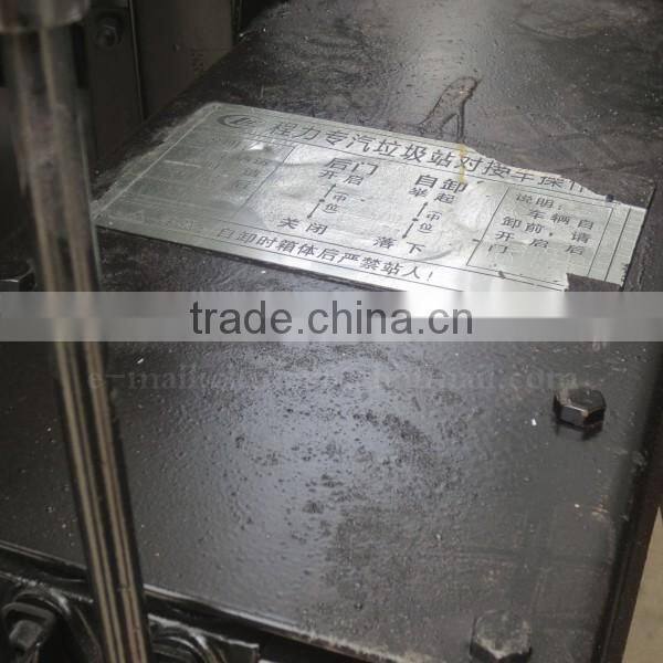 190 hp DONGFENG 4*2 Rear Loader Garbage Truck 12 ton