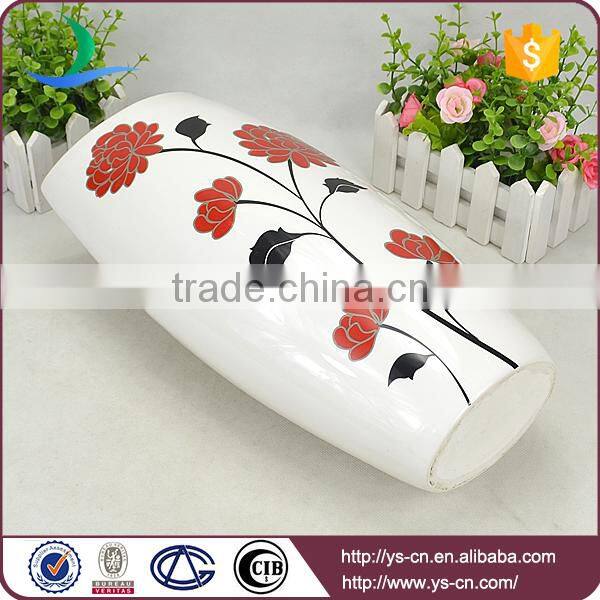 Ceramic vase Chinese red and white with flower pattern design