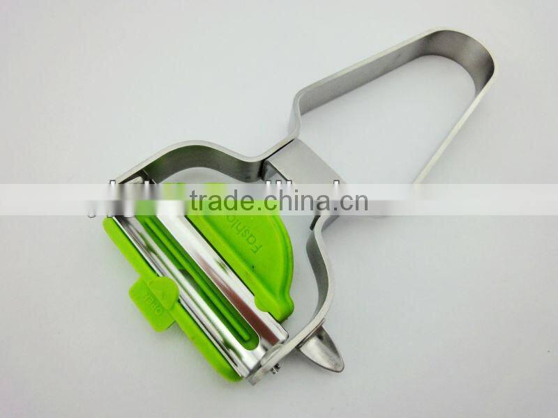 Sampa stainless steel TPR protector with magnet coconut peeler