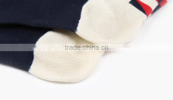 Customized Your Own Brand Design Jacquard OEM Logo 75% Polyester 24% Cotton 1% Spandex Young Men Sport Tube Socks