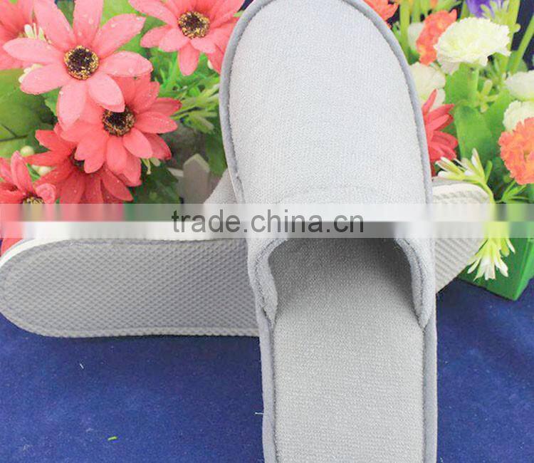 Cheap wholesale disposable slippers for hotel guests bathroom slipper