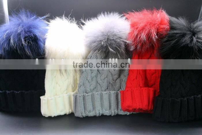 Wholesale New Colorful Detachable Raccon Fur Pompom Fashion Girls Winter Caps