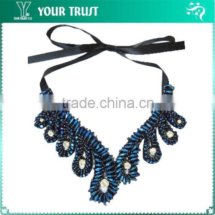 Fashion Ribbon Lady Crystal Jewelry Rhinestone Bead Necklace