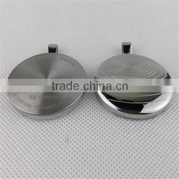 Quantum pendant with 2000-3000 negative ions