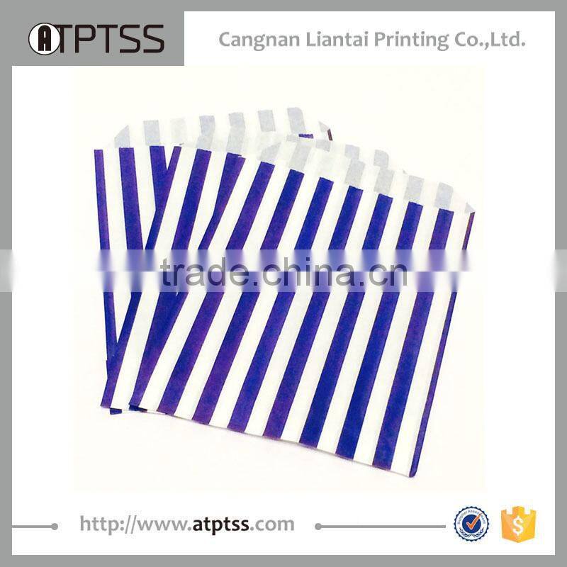 Leopard print design brown heart gift paper bag