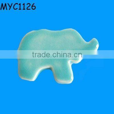 Hand made custom leaf shaped brooches in bulk