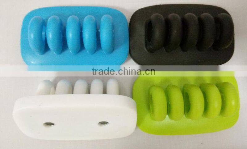 keep cables on the table