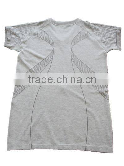 Seamless men's comfortable t shirt